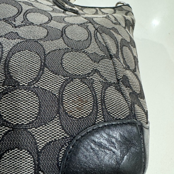 Coach signature handbag, black leather - Picture 12 of 14